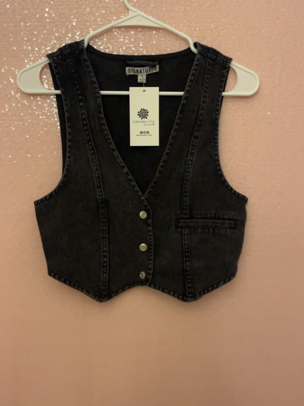Everyday Chic Women's Black Denim Vest - Picture 2 of 2